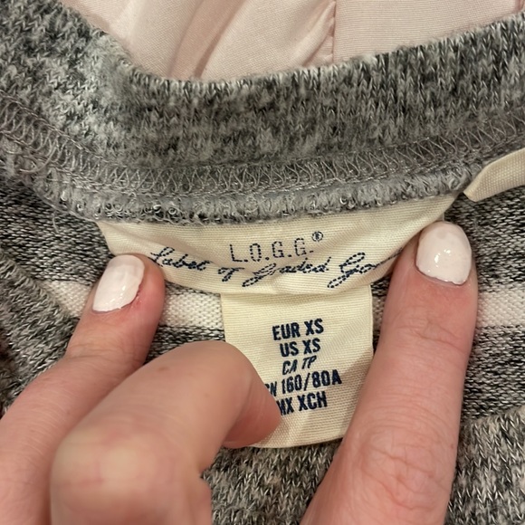 h&m grey and white striped sweater - Picture 3 of 5